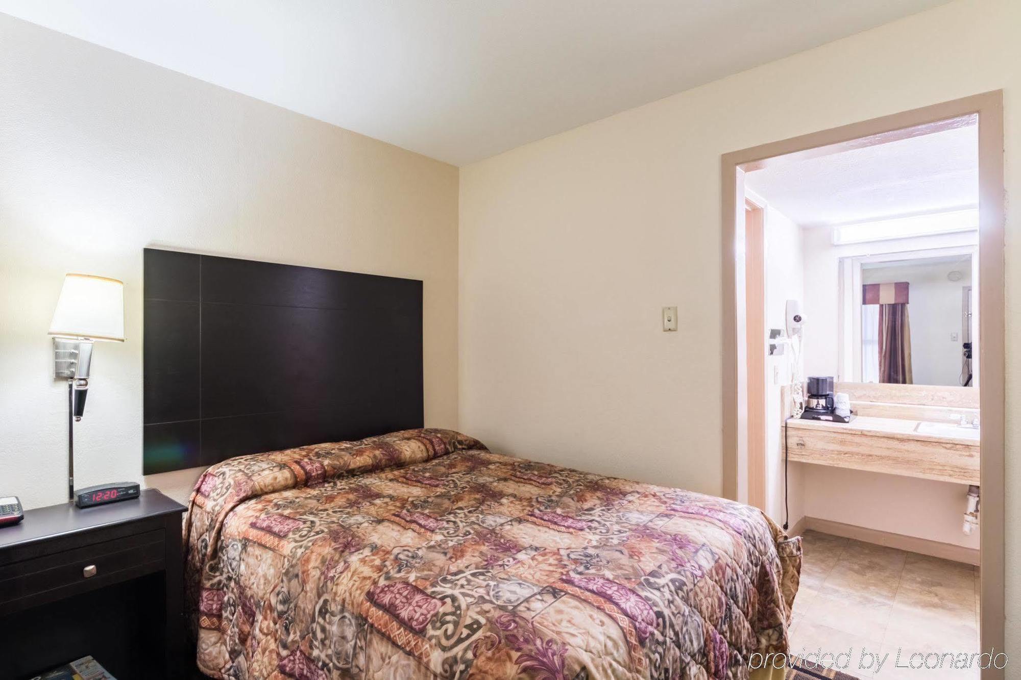 אוסטין Rodeway Inn University מראה חיצוני תמונה