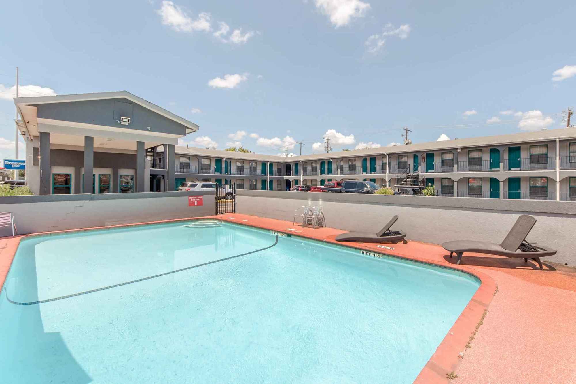 אוסטין Rodeway Inn University מראה חיצוני תמונה