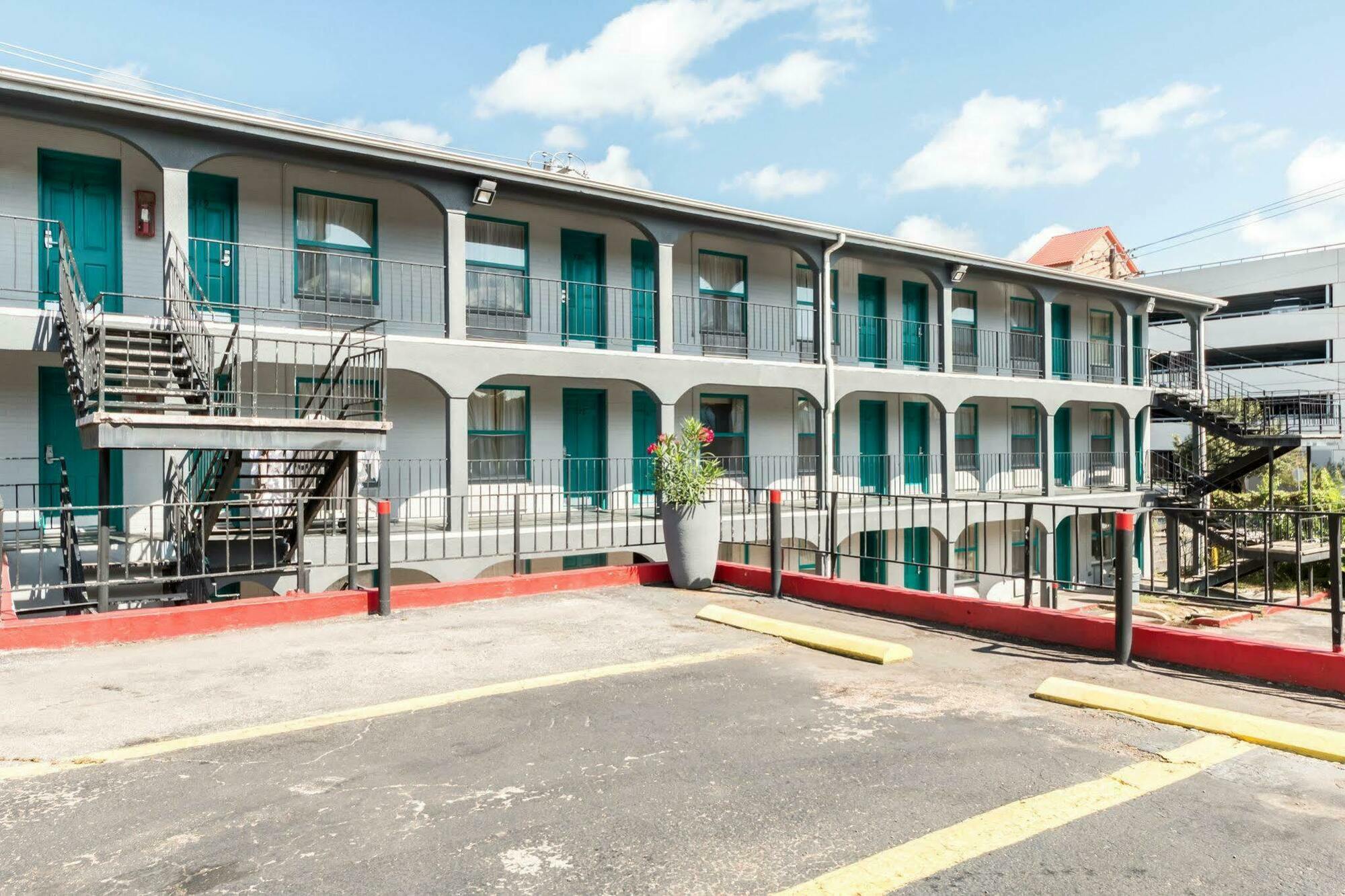 אוסטין Rodeway Inn University מראה חיצוני תמונה